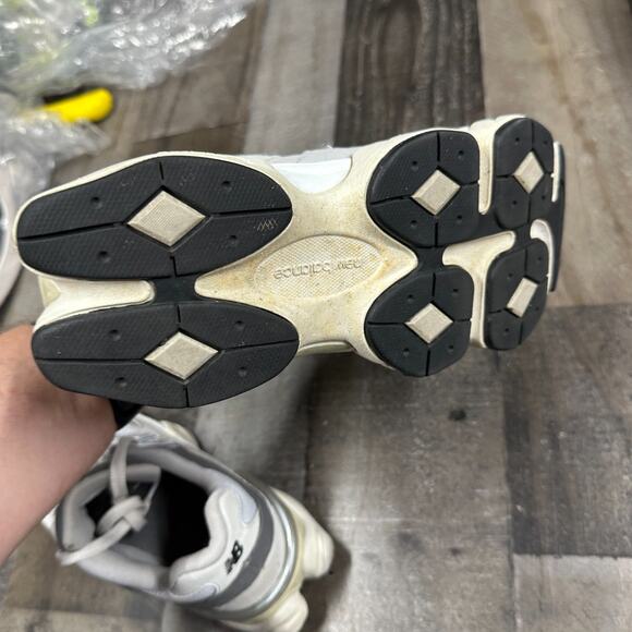 New Balance 9060 Men’s Grey Sneakers U9060GY – Size 5.5 - Picture 5 of 16